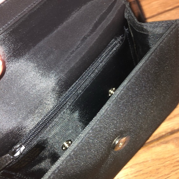 Classic Black Crossbody/Clutch! - Picture 6 of 7